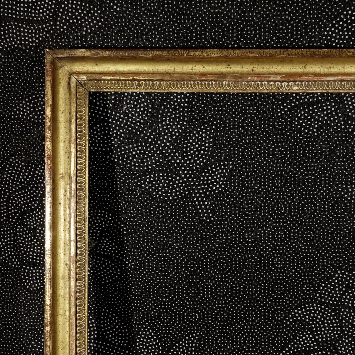 Small Frame Early 19th Century Wood Stucco Gilded Rebate: 