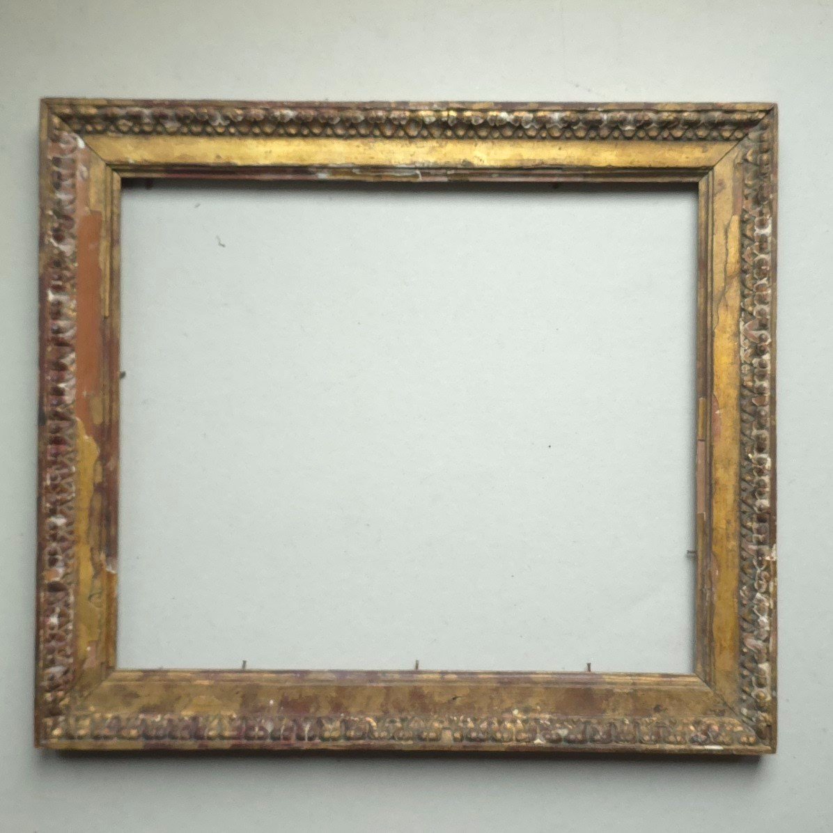 Cadre Louis XVI  Bois Doré à Restaurer Feuillure : 32 X 37,5 Cm