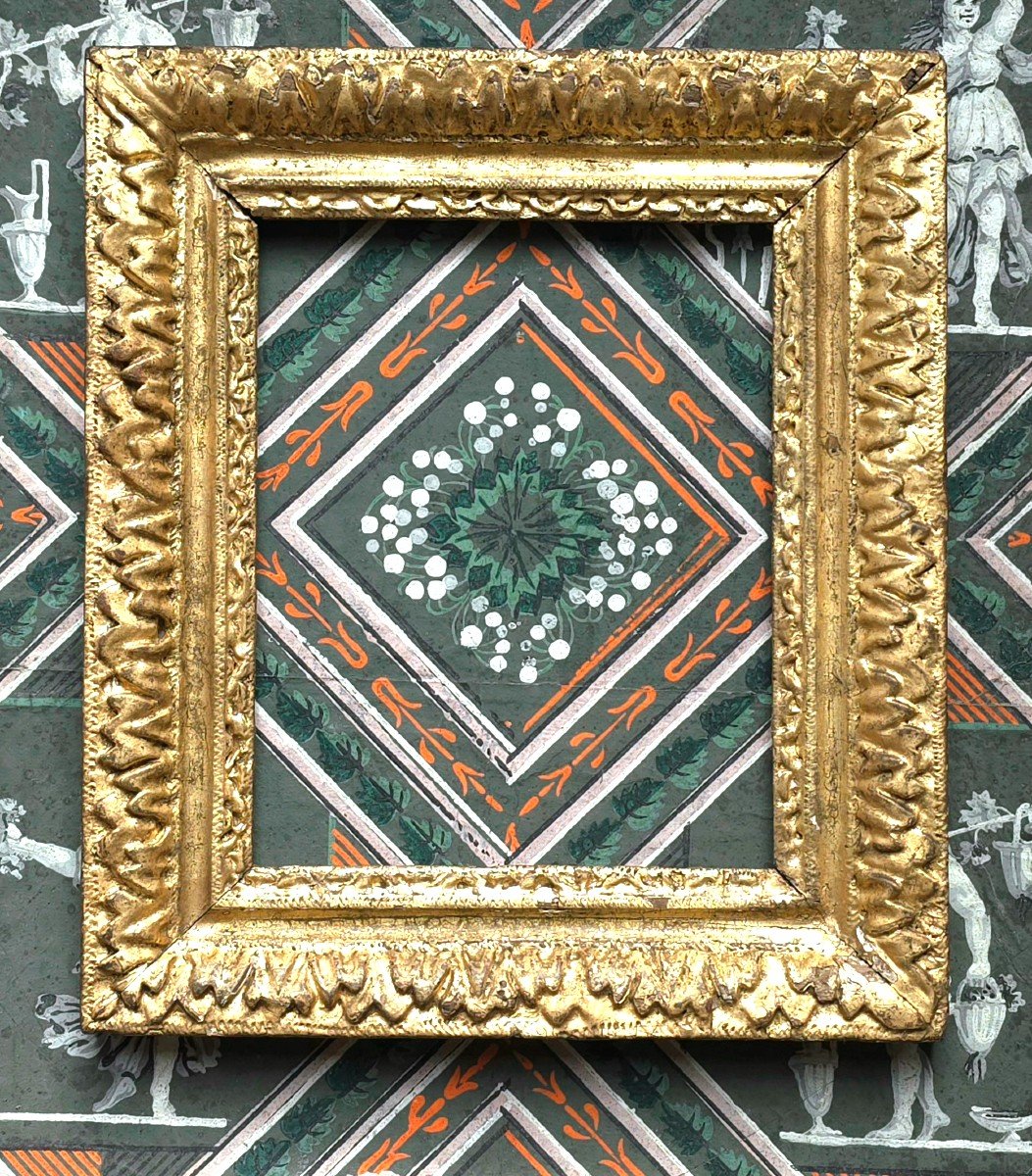 Small Louis XIII Frame Rebate: 19 X 23.5 Cm