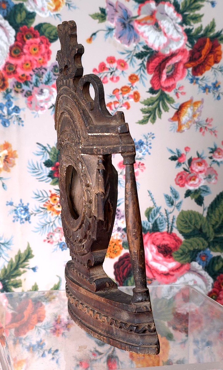 Small Watch Or Medal Holder, Late 18th Century, Carved Wood -photo-2