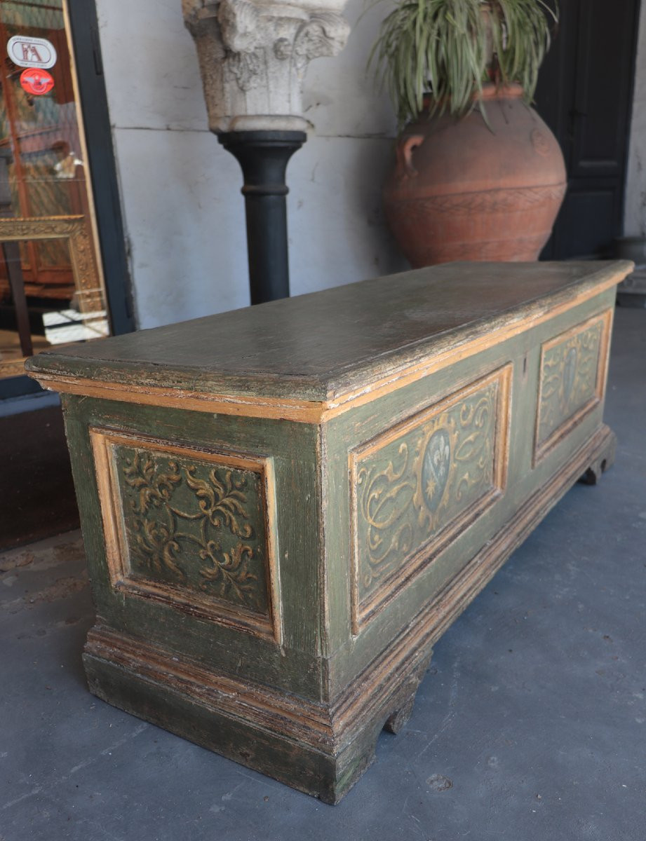 Lacquered Chest With Coats Of Arms, Tuscany, Late 17th Century-photo-2