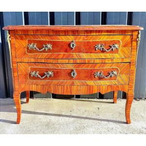Transition Period Sauteuse Chest Of Drawers - Circa 1760