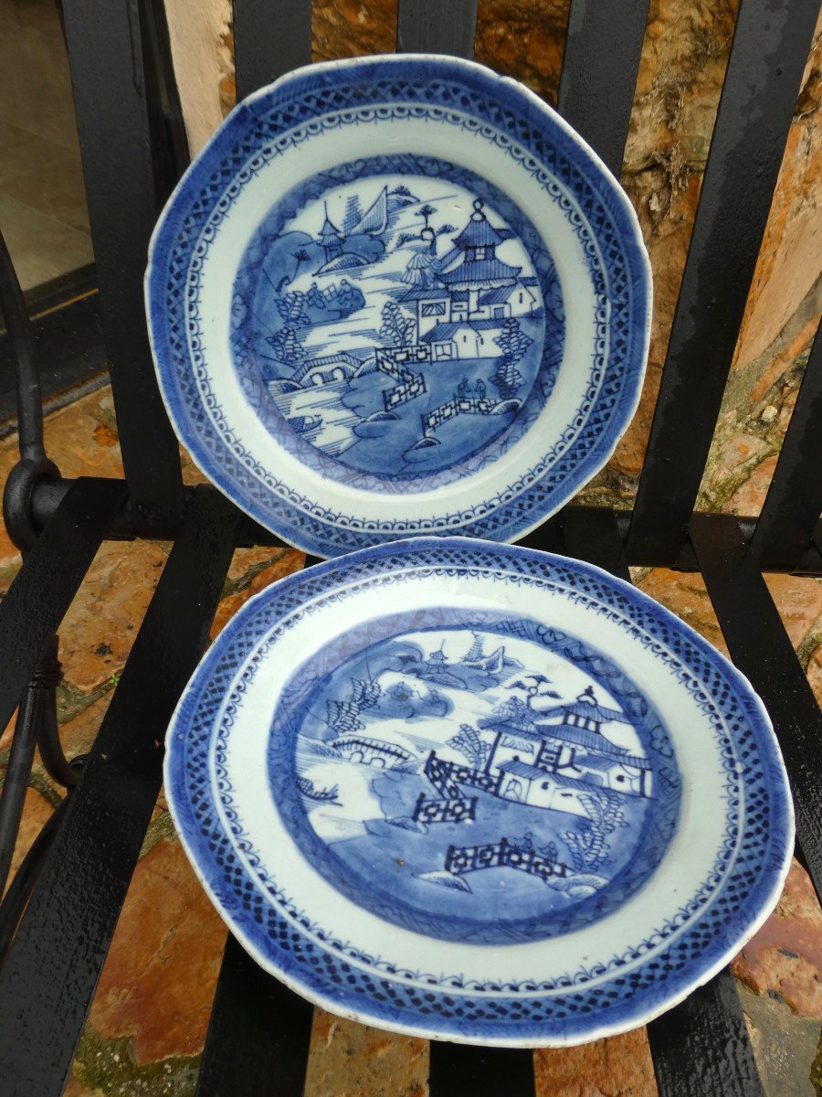 Pair Of Chinese Porcelain Plates, 18th Century Period, Pagoda / Barrier Asia