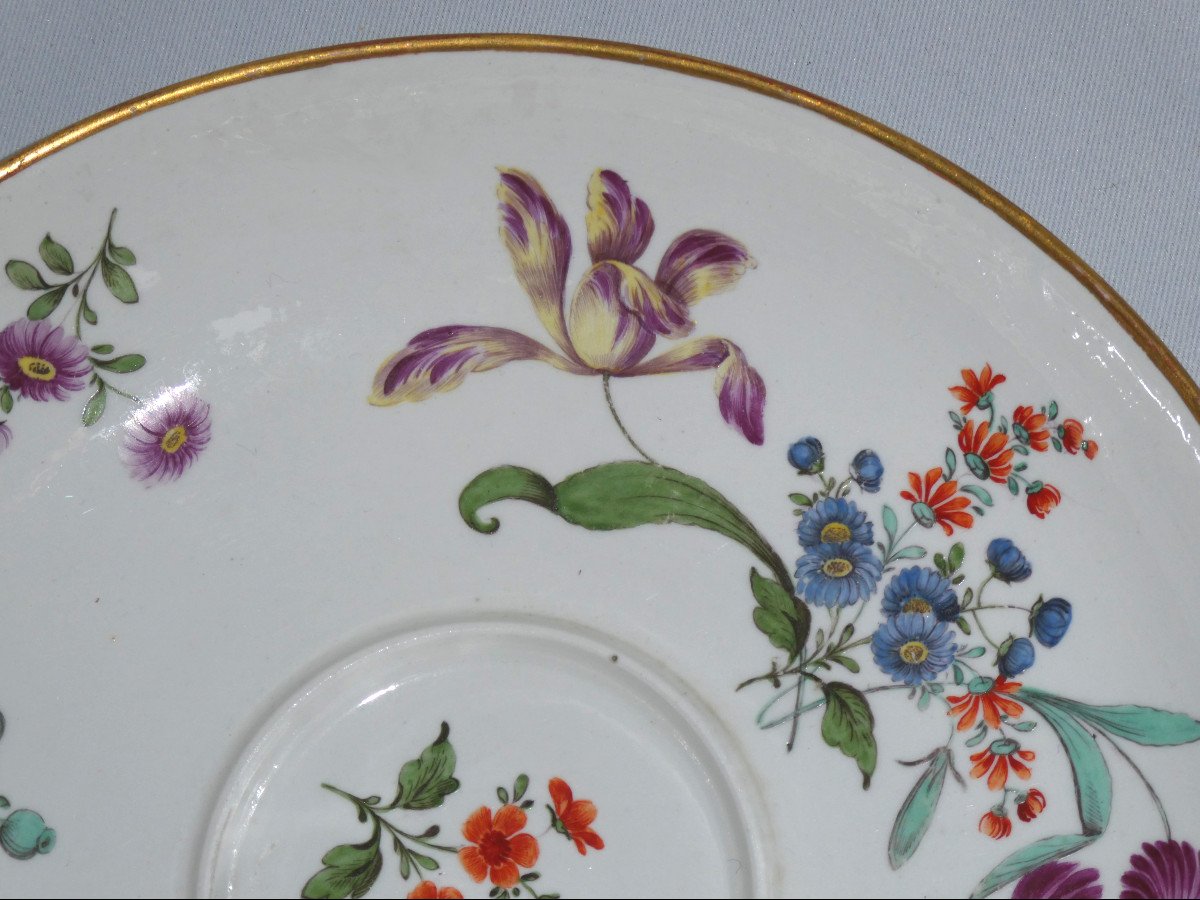 Assiette à Drageoir XVIIIe En Porcelaine Allemande De Nymphenbourg , Ecuelle , Décor De Fleurs-photo-2