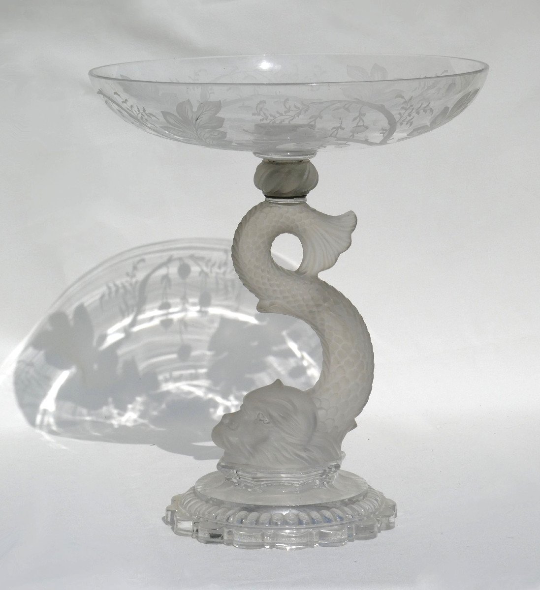 Large Cup / Table Centerpiece In Baccarat Crystal, 19th Century Napoleon III Dolphin Decor