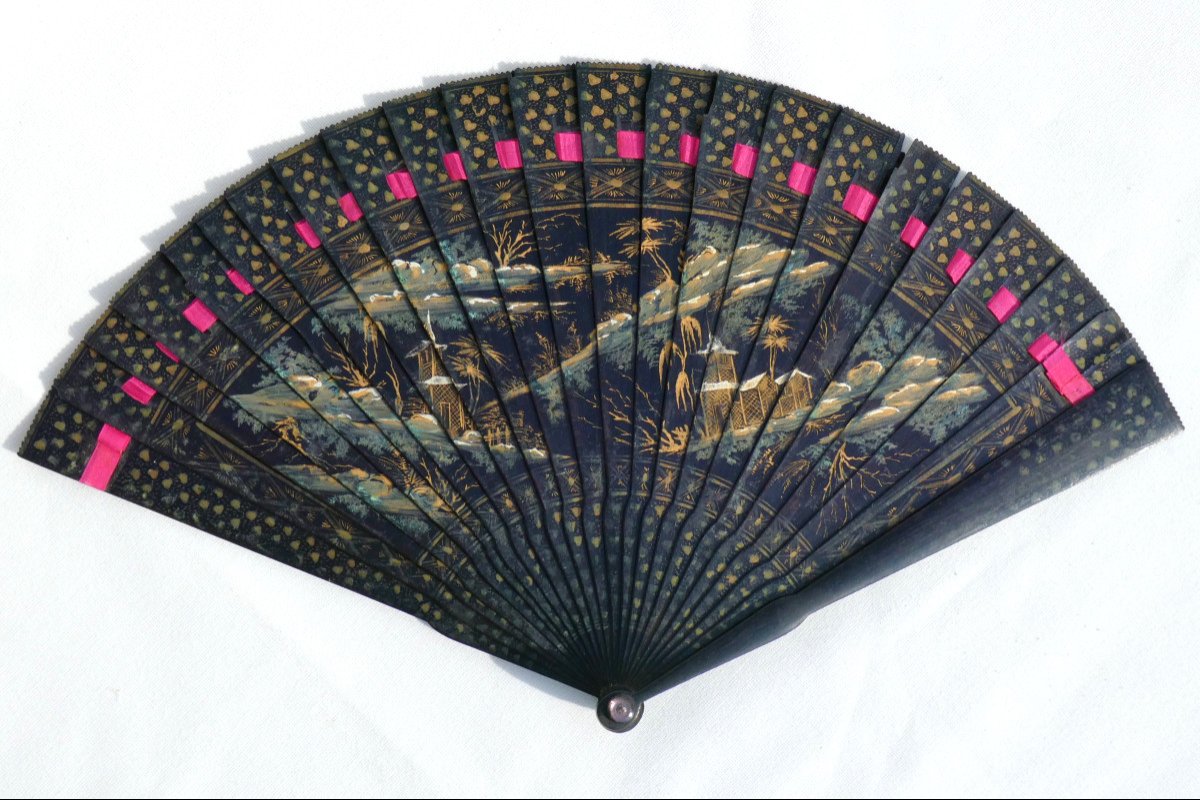 Broken Fan Charles X Period, 19th Century Chinese Lacquer, Chinese Landscape, 1820 Case