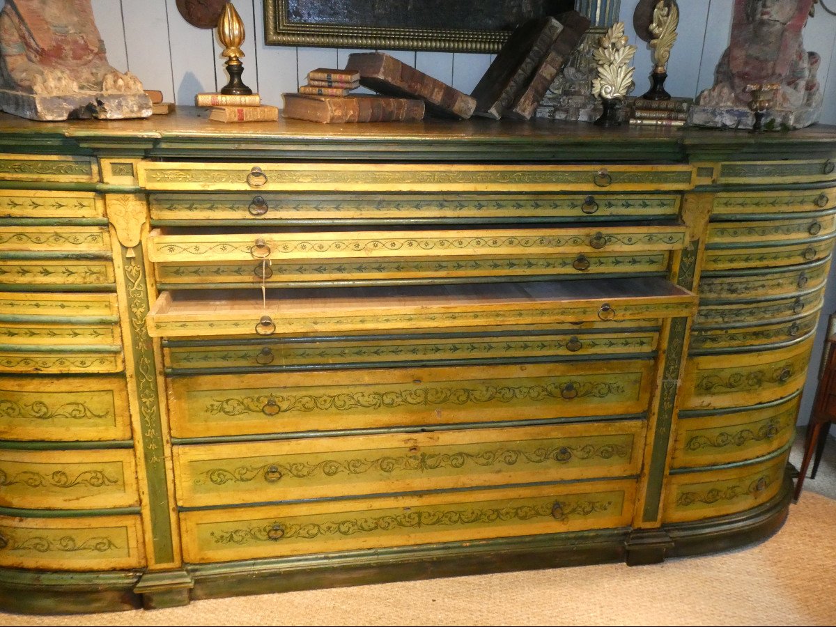 Important Italian Furniture From The Directoire Period, Fashion Store, Color Merchant-photo-3