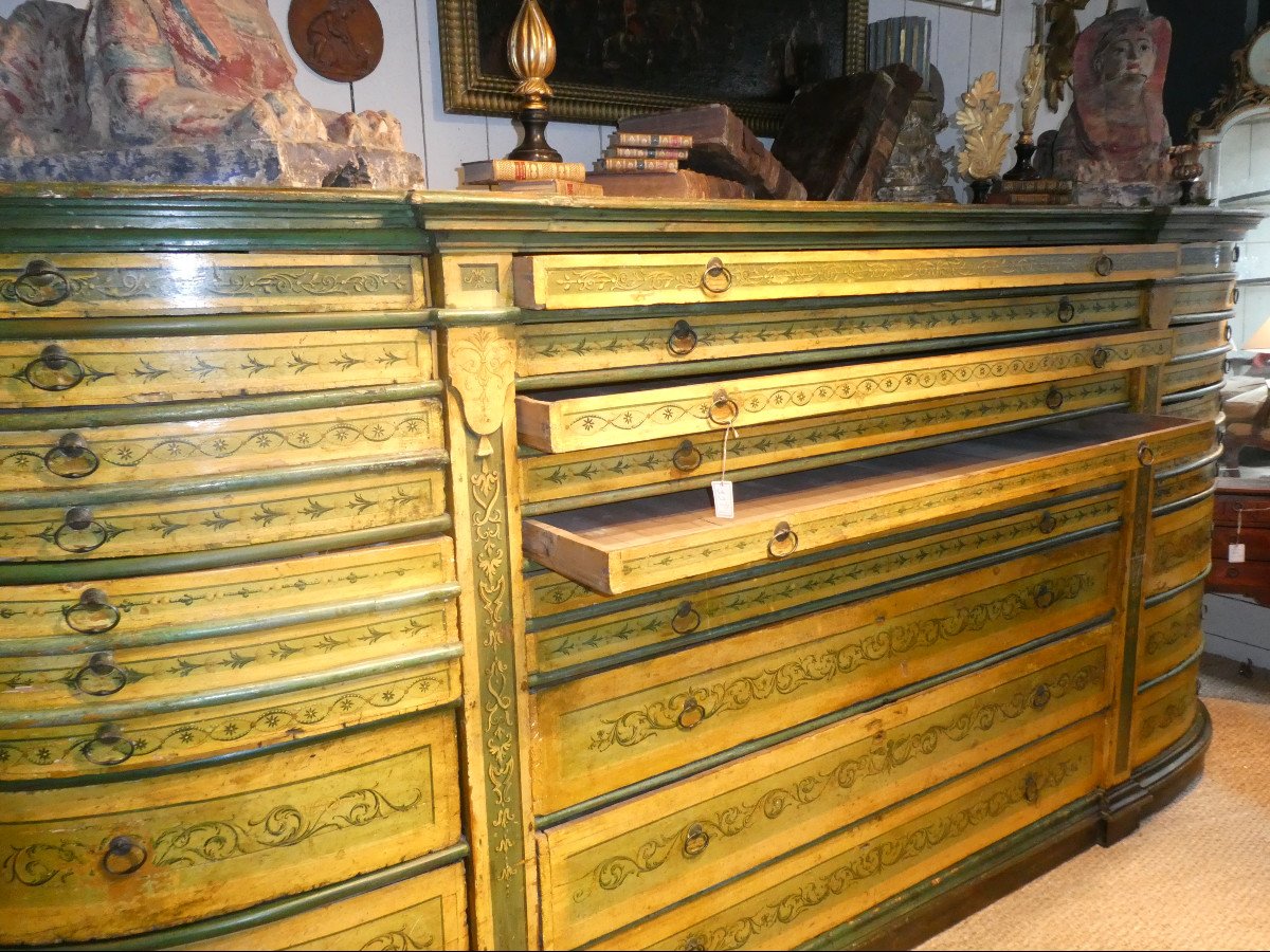 Important Italian Furniture From The Directoire Period, Fashion Store, Color Merchant-photo-4