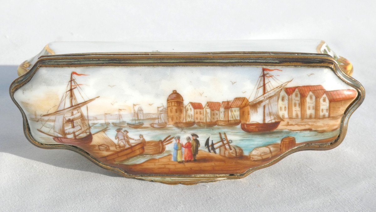 19th Century Snuffbox, Porcelain Box Decorated With Sailboats, 18th Century Style, Samson Snuff Box