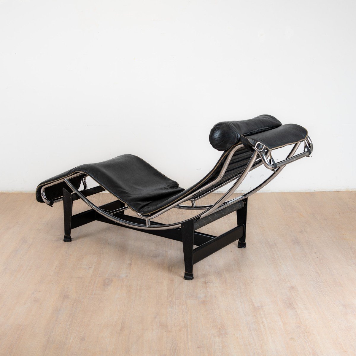 Lc4 Lounge Chair De  Charlotte Perriand & Pierre Jeanneret Pour Cassina, 1970s-photo-4