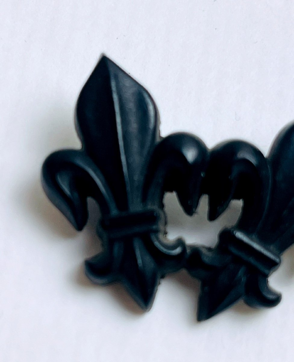 Antique Double Fleur-de-lys Ebonite Brooch-photo-2