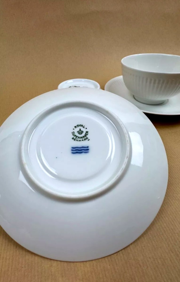 Pair Of Royal Copenhagen Porcelain Teacups-photo-4