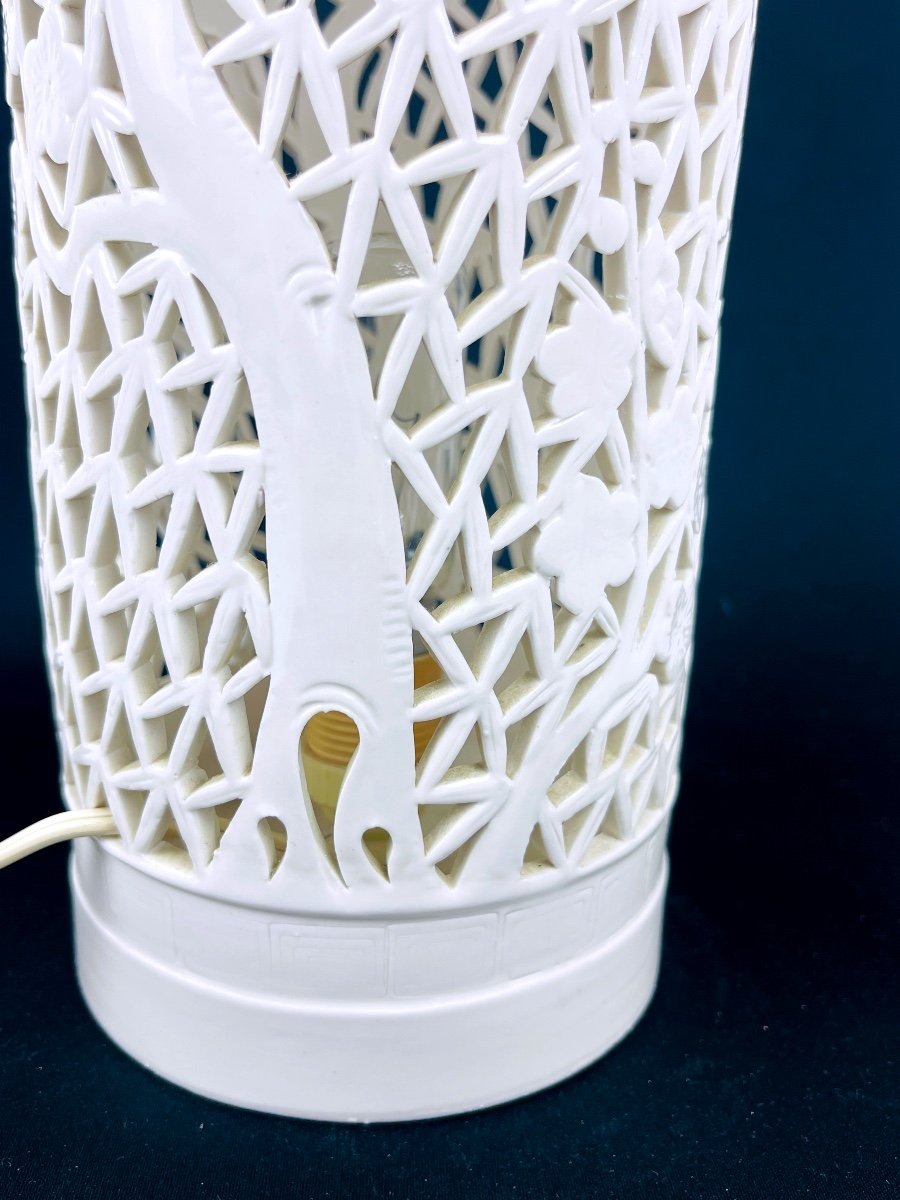 Openwork White Chinese Porcelain Lamp-photo-3