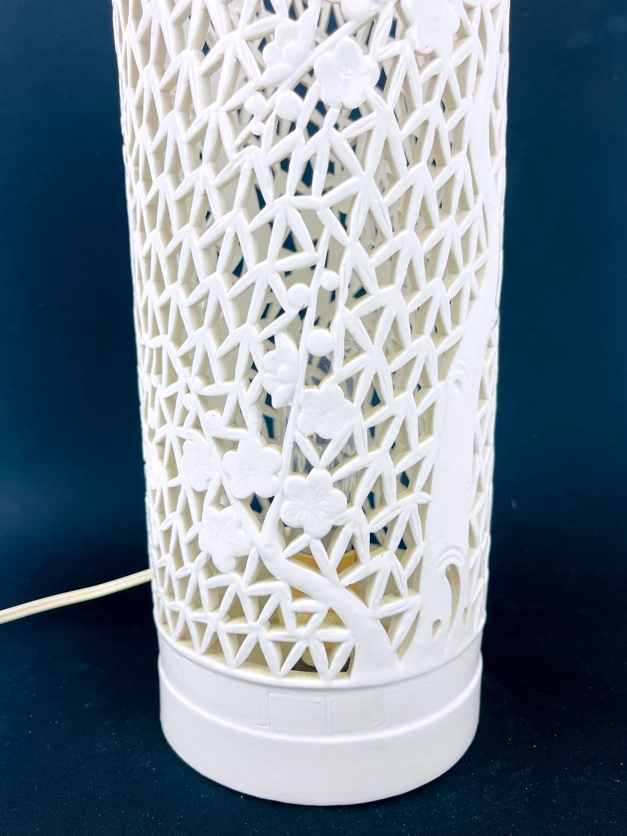 Openwork White Chinese Porcelain Lamp-photo-4