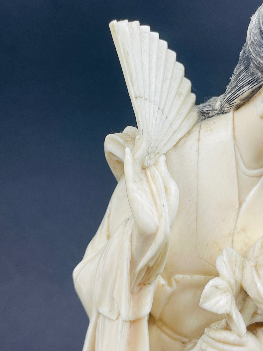 Carved Ivory Statuette Of A Woman, China, Early 20th Century-photo-1