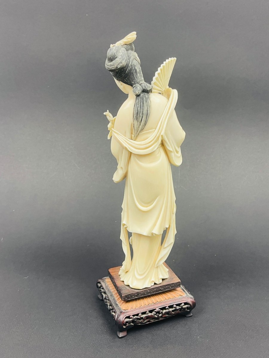 Carved Ivory Statuette Of A Woman, China, Early 20th Century-photo-3