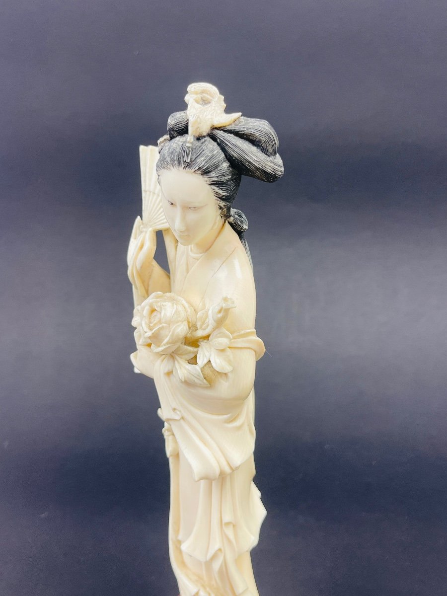 Carved Ivory Statuette Of A Woman, China, Early 20th Century-photo-5