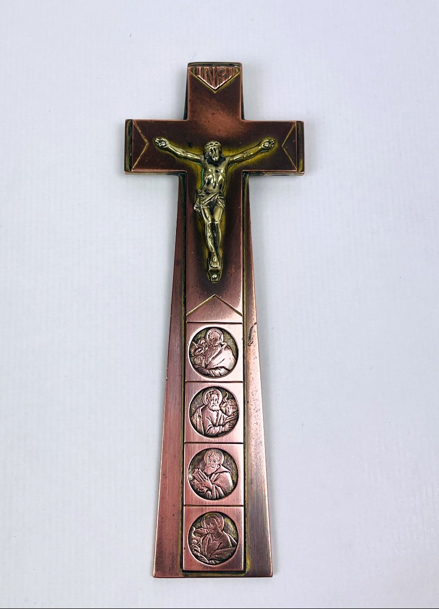 Crucifix Des Apôtres 