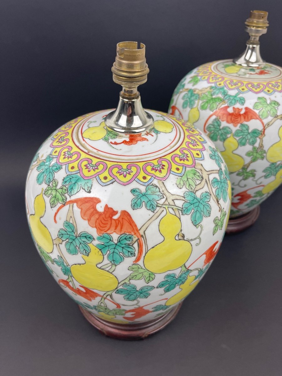 China, Pair Of Covered Porcelain Pots Polychrome Decor Mounted As Lamps-photo-2