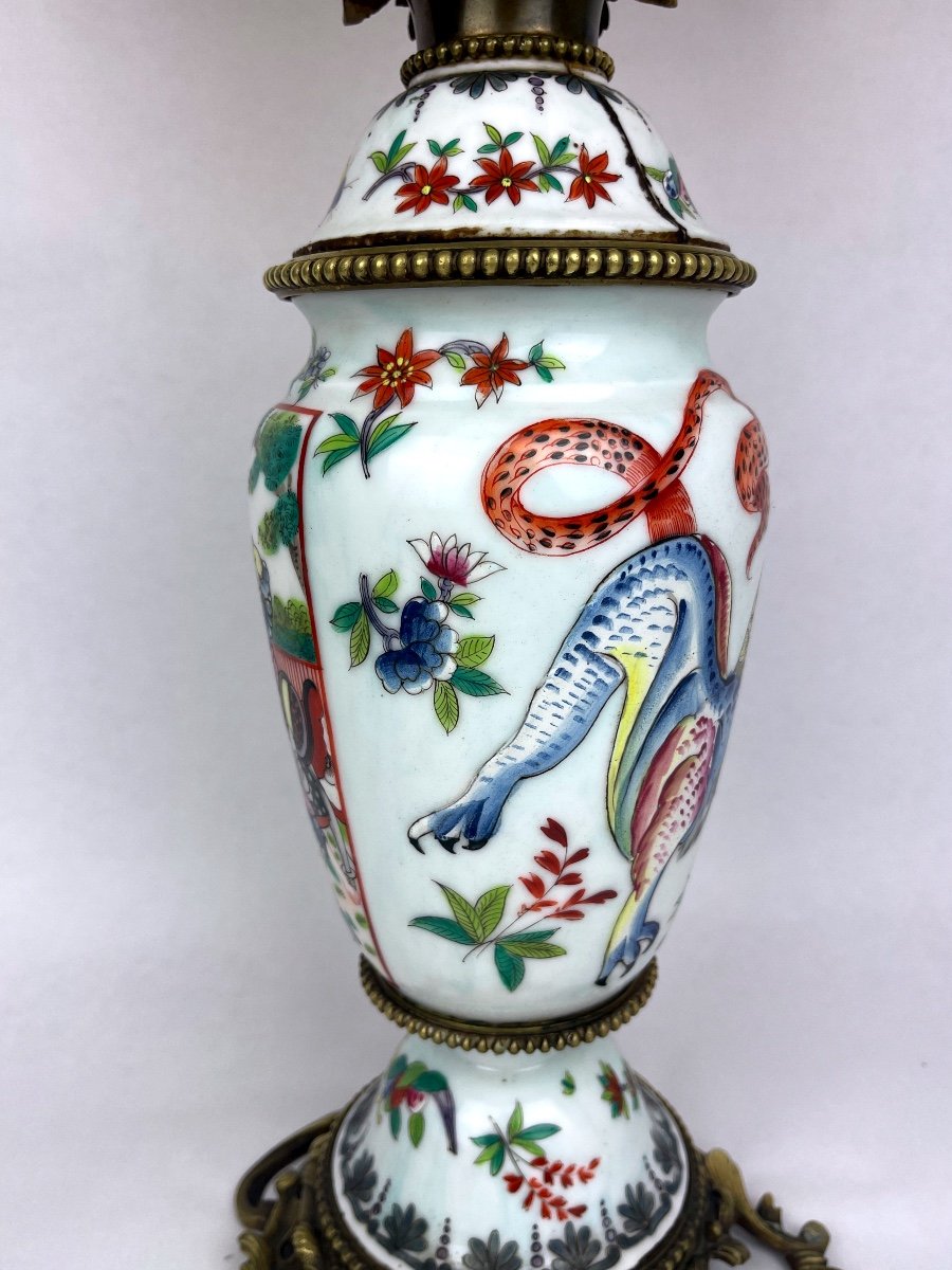 Chinese Porcelain And Gilt Bronze Lamp, Dragon And Warrior Scene -photo-4