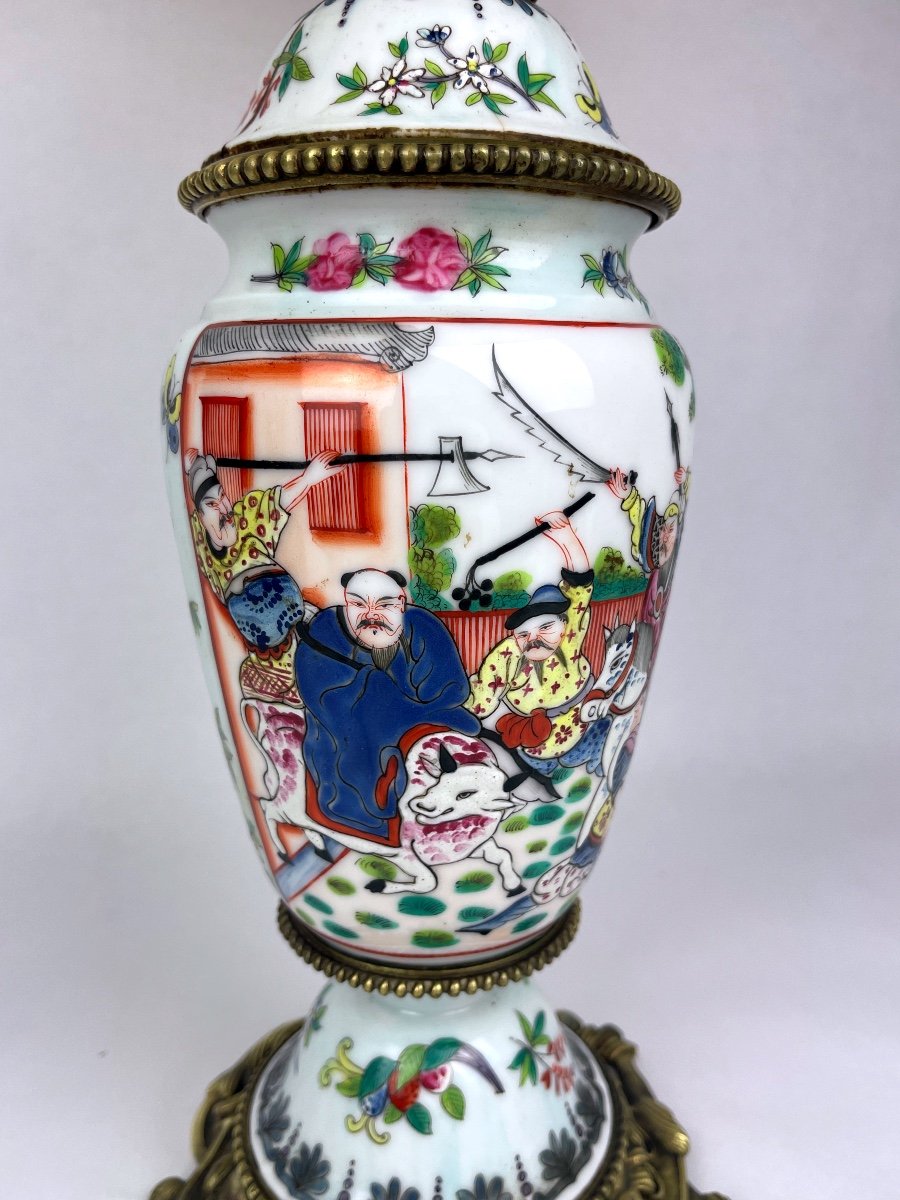 Chinese Porcelain And Gilt Bronze Lamp, Dragon And Warrior Scene -photo-1