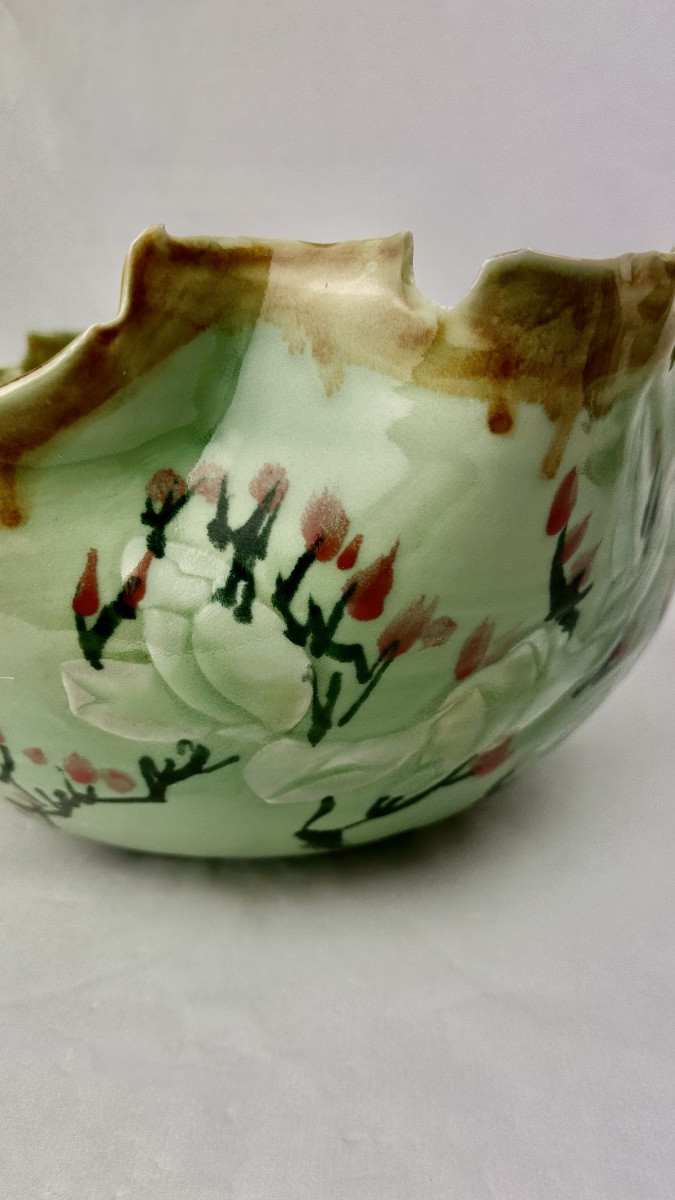 Large Japanese Porcelain Cup With Stylized Foliage Decoration-photo-3