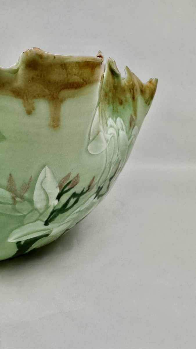 Large Japanese Porcelain Cup With Stylized Foliage Decoration-photo-4