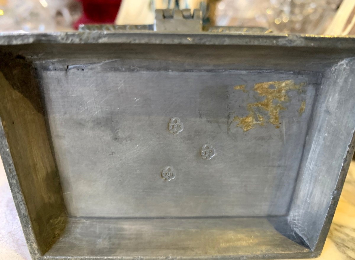 Tin Box With Saintes-huiles-photo-2