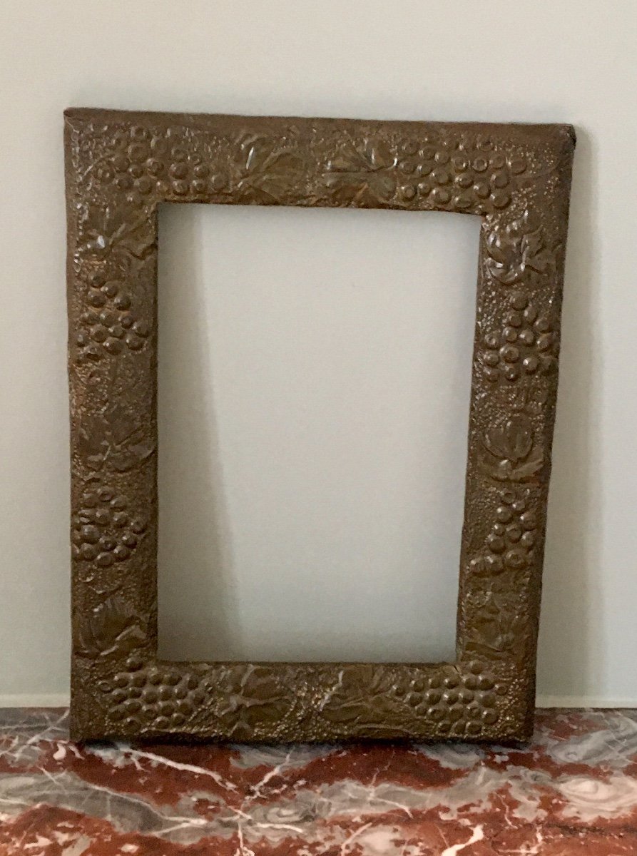 Art Nouveau Frame Decorated With Leaves And Berries-photo-2