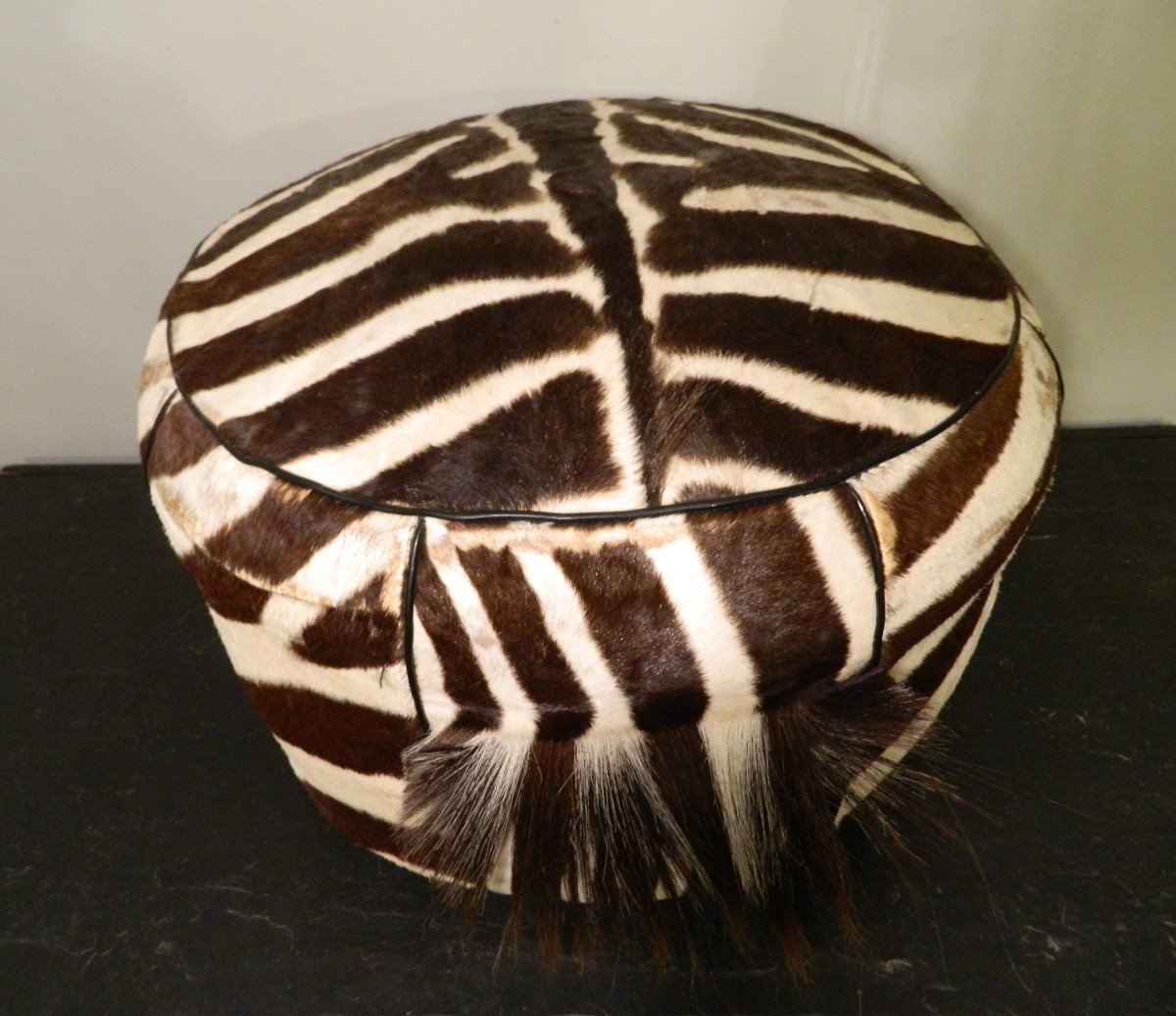 Large Zebra Skin Pouf-photo-2