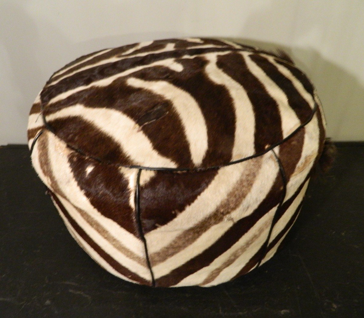 Large Zebra Skin Pouf-photo-4