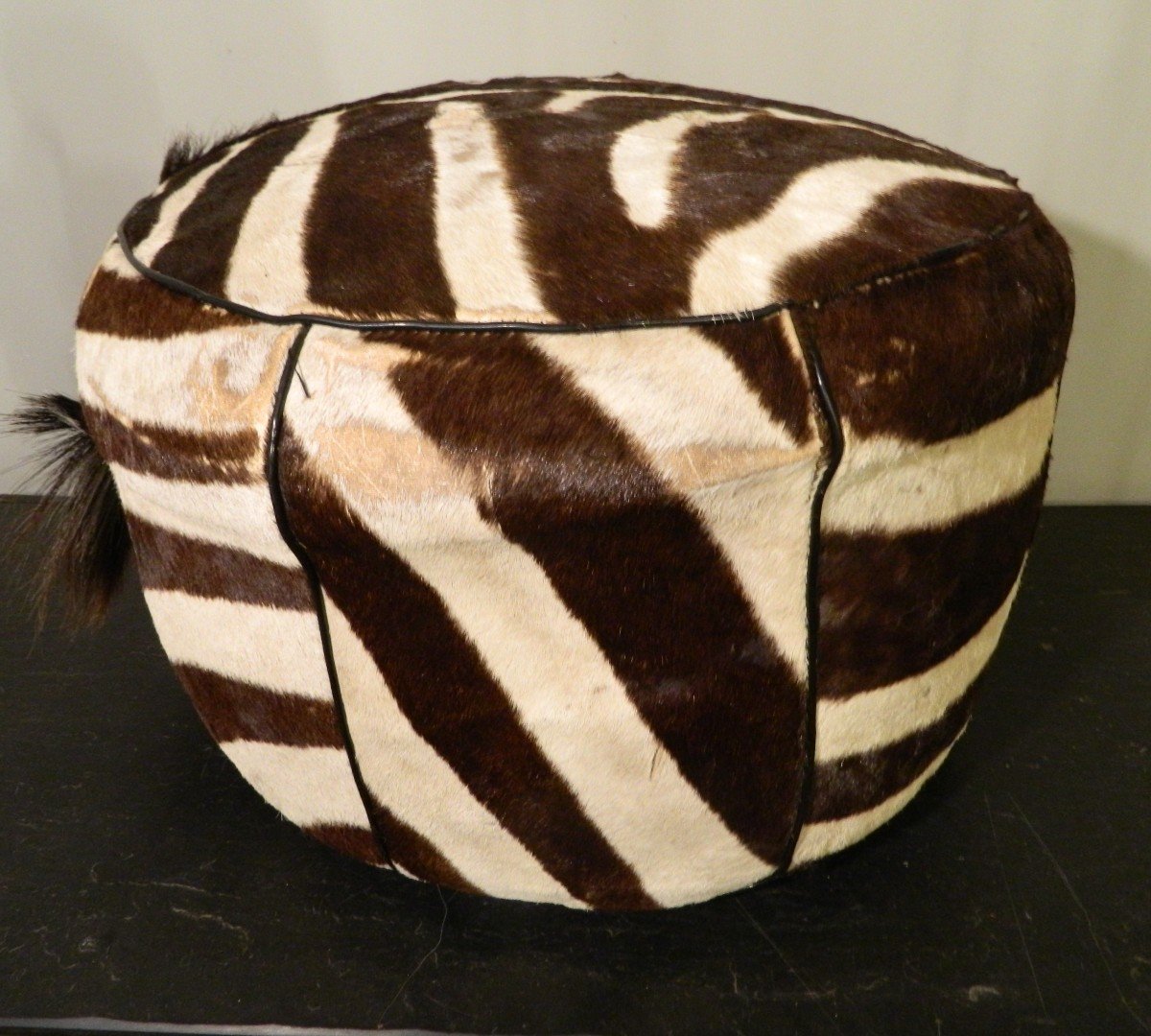 Large Zebra Skin Pouf-photo-1