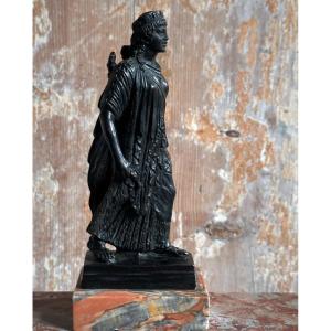 Bronze Statuette “diane Chasseresse” On 19th Century Marble Base