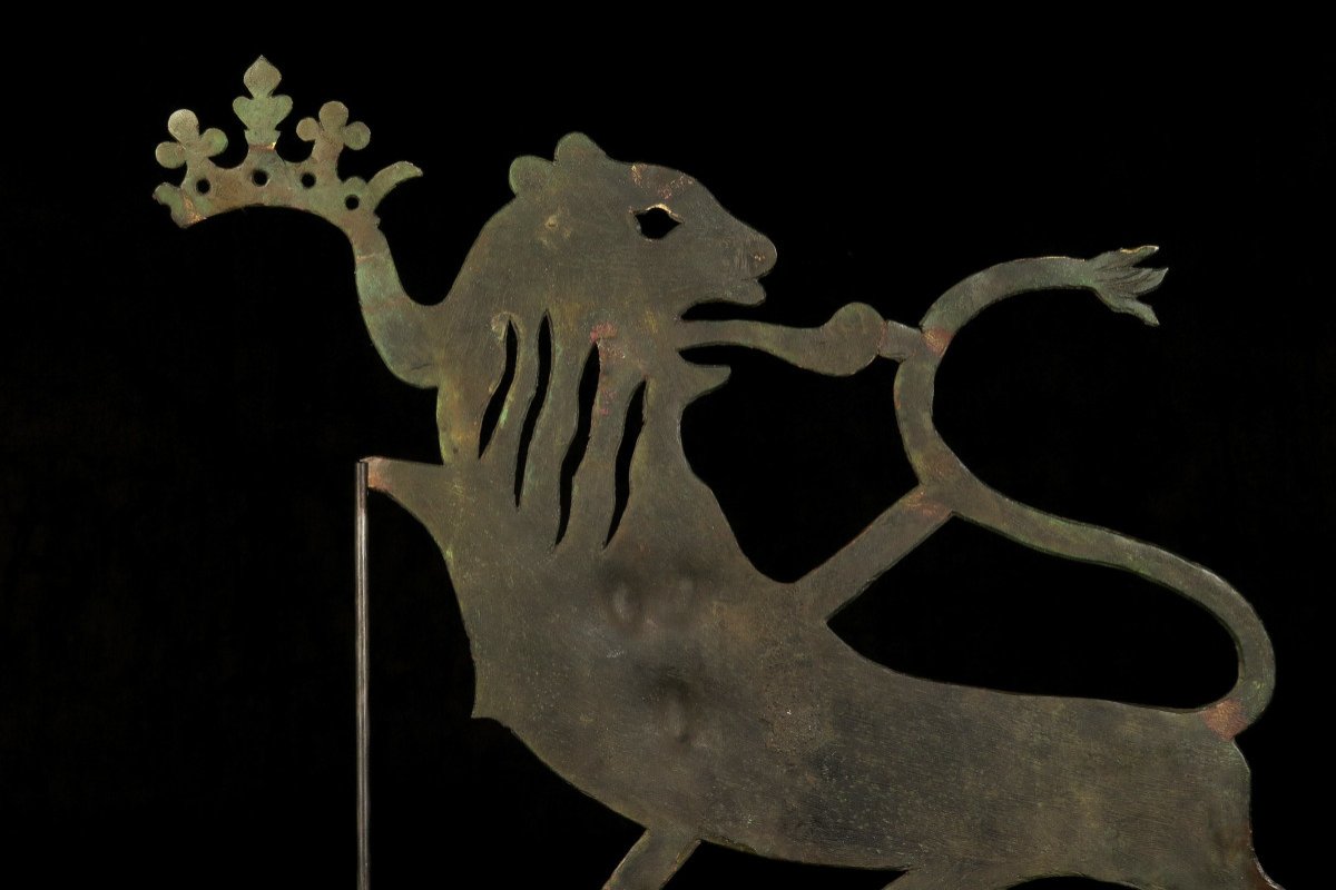 Old Vestige Of A Brass Trade Sign, Work From The XVIIIth Century / Folt Art Lion Crown-photo-3