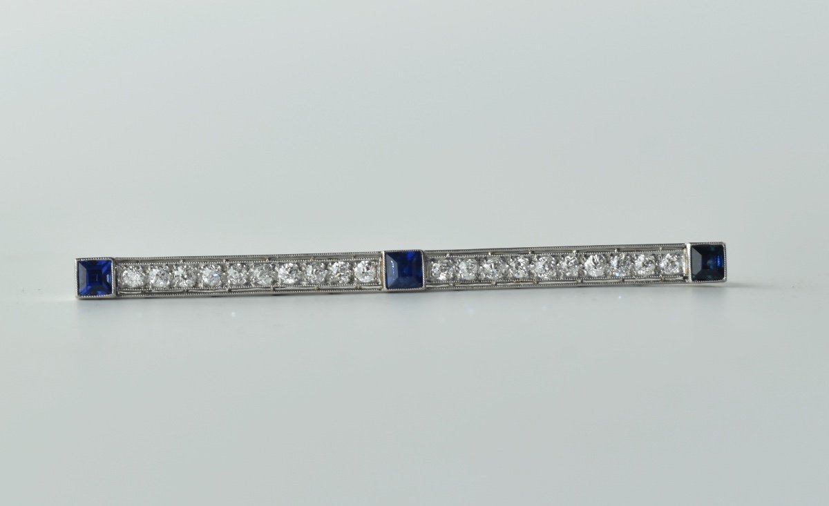 Art Deco Brooch Set With Diamonds And Three Important Sapphires.-photo-5