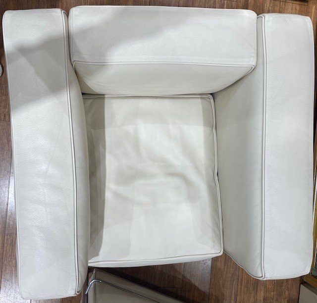 Le Corbusier - Pair Of Ivory-colored Leather Armchairs Lc2-photo-8