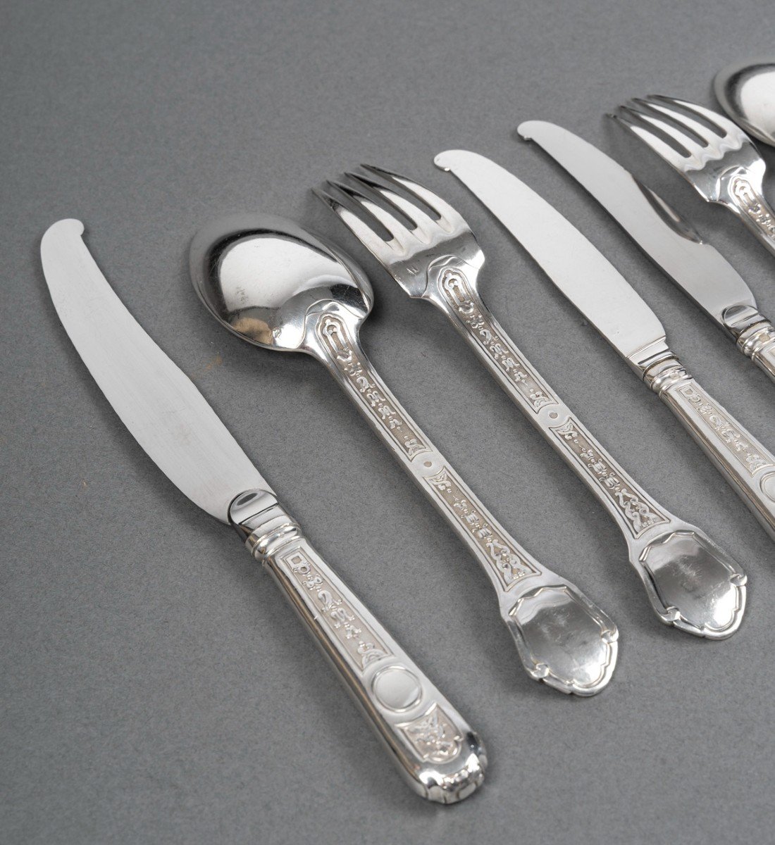 187 Piece Solid Silver Cutlery Set “versailles” Model By Tetard Frères.-photo-4