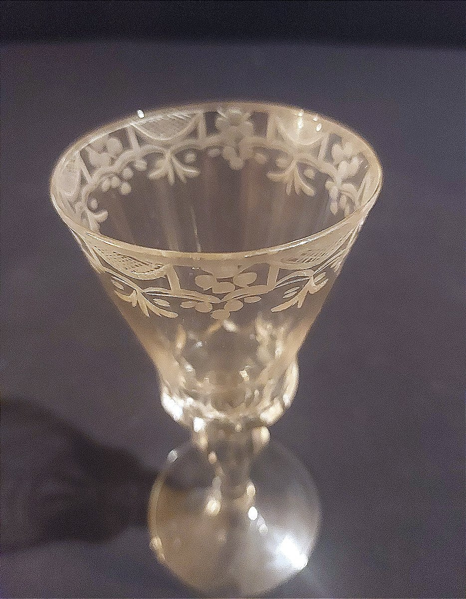 Faceted And Engraved Glass-photo-2