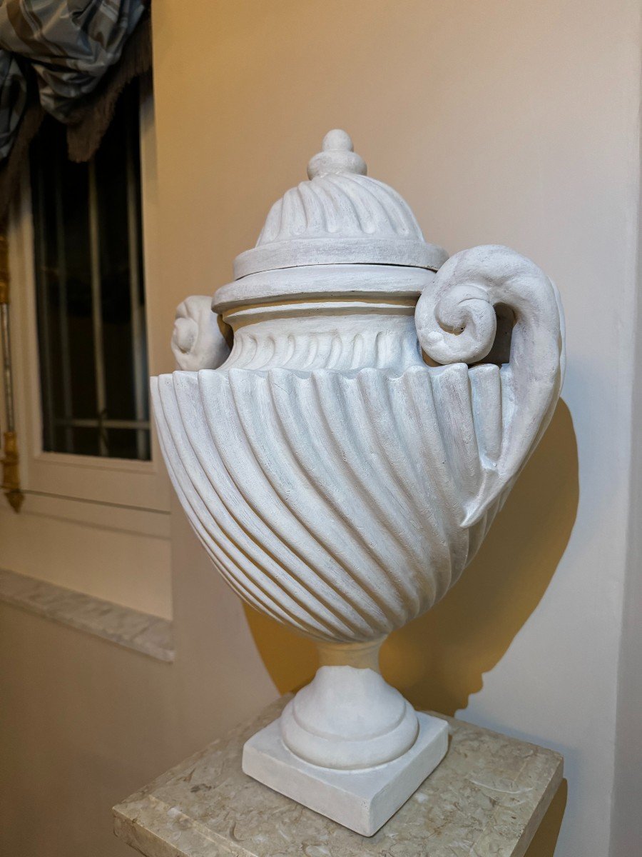 Pair Of Covered Pots / Urns / Vases In Light Patinated Terracotta-photo-4