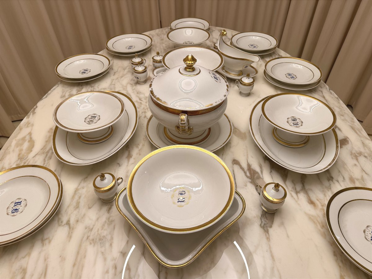 Monogrammed Paris Porcelain Dinner Service For 10 People - 19th Century-photo-1