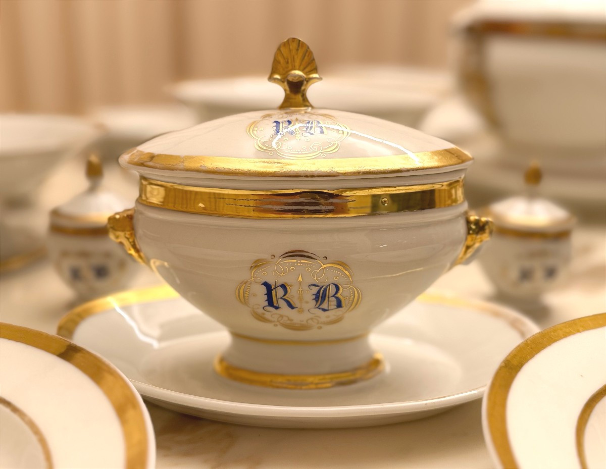 Monogrammed Paris Porcelain Dinner Service For 10 People - 19th Century