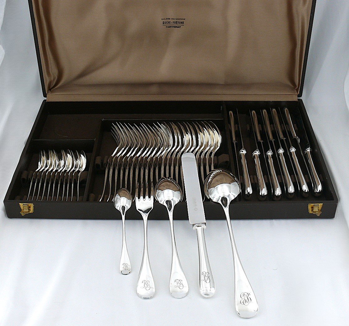 Christofle Modèle Baguette, Ménagère Set De 49 Pièces, Avec Couteaux, Monogramme Dg.