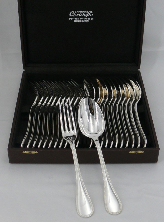 Christofle Perles Model, 12 Table Cutlery, 24 Pieces Silver Metal, Excellent Condition.