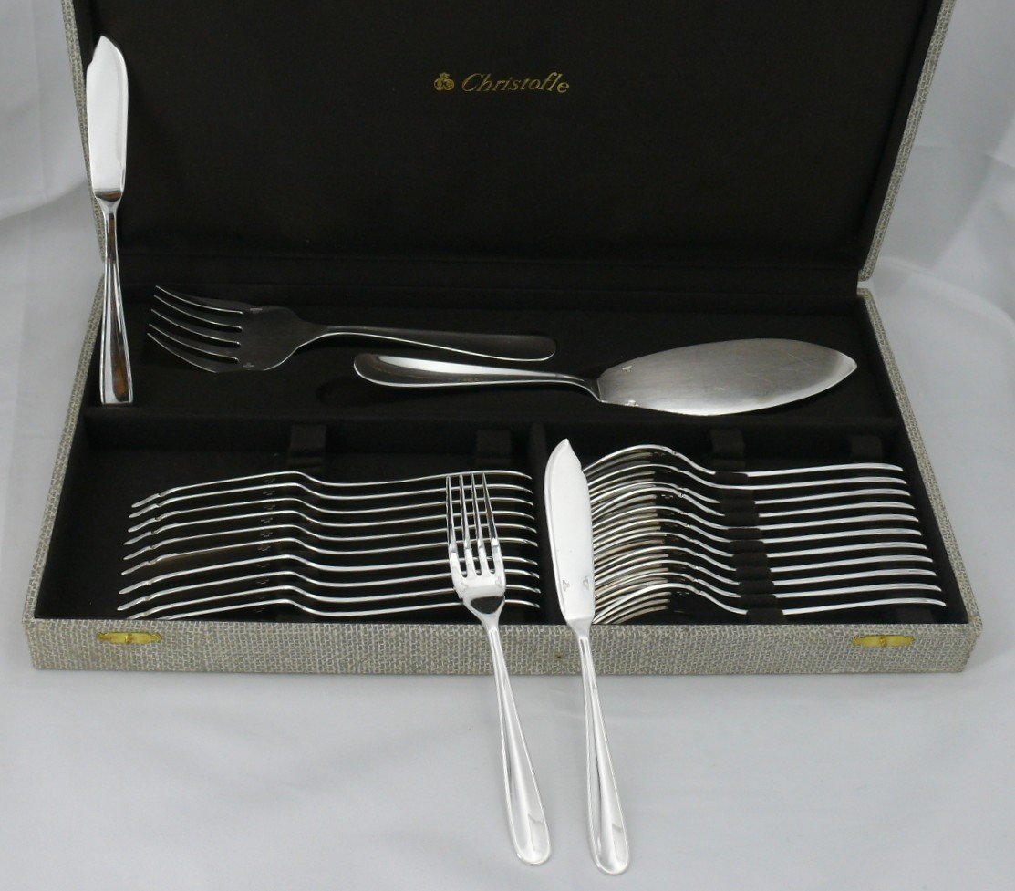 Christofle Dax Model, 12 Fish Cutlery Sets + 1 Serving Cutlery Set, 26 Pieces, Silver Metal.