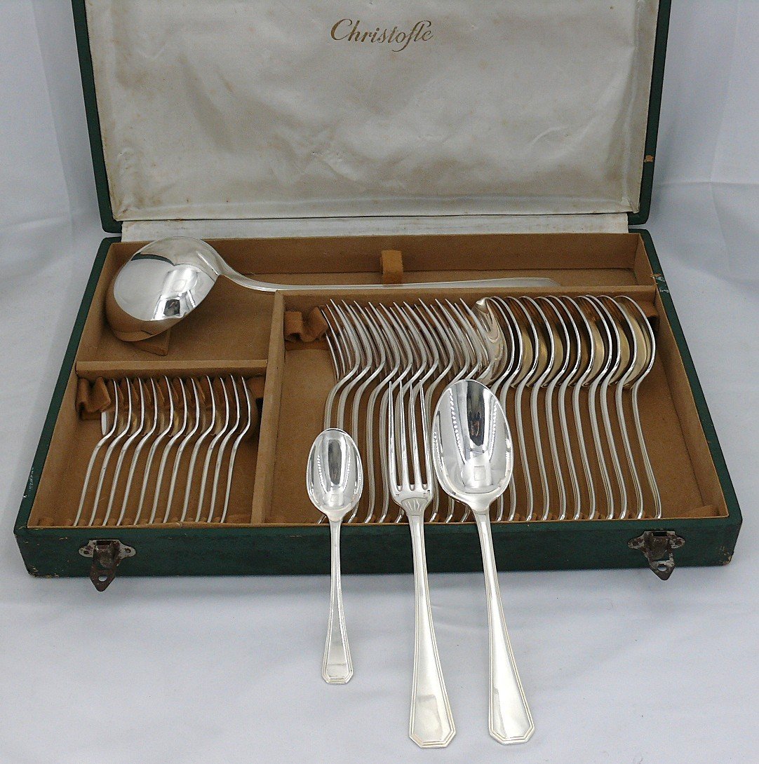 Christofle Model America, 37 Piece Silver Plated Metal Cutlery Set, Excellent Condition.