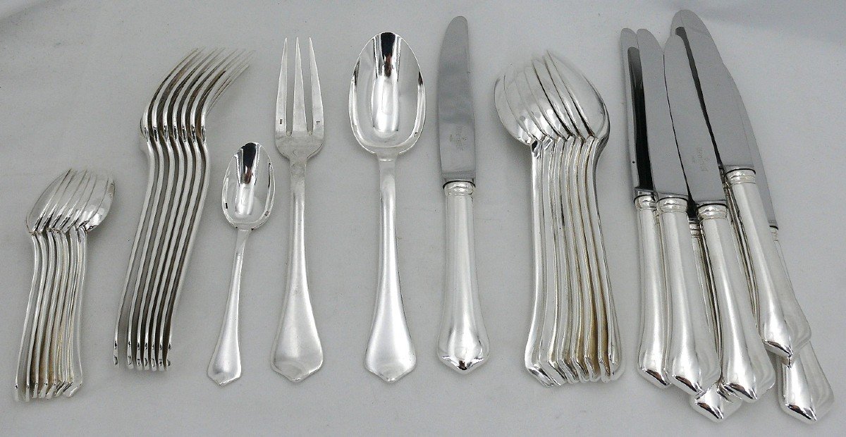 Ravinet d'Enfert Brantôme, 32-piece Cutlery Set With Knives, For 8 People, In Silver Metal.