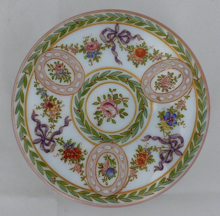 Baccarat, Box, Candy Box In Painted And Enameled Opaline, In Excellent Condition.-photo-3