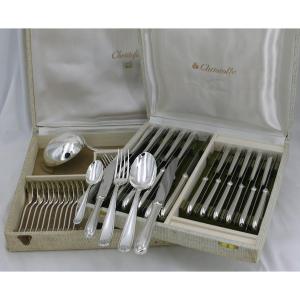 Christofle Modèle Marot, Petite Coquille, Ménagère Set De 61 Pièces En Métal Argenté.