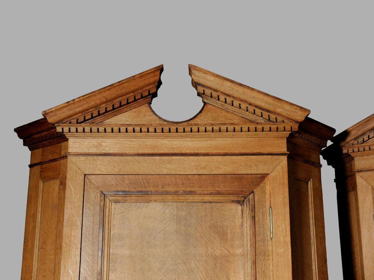 Pair Of Neo-classical Corners In Blond Oak-photo-1