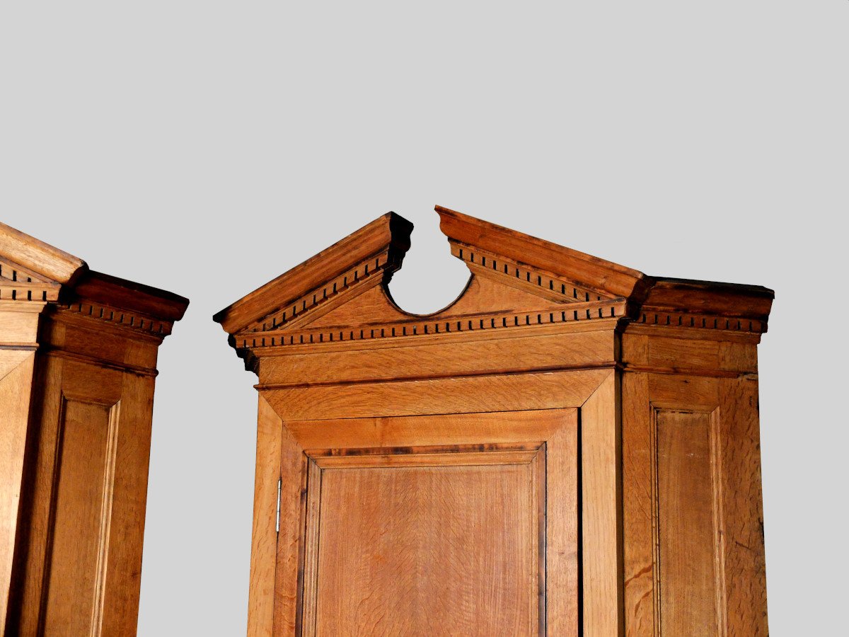 Pair Of Neo-classical Corners In Blond Oak-photo-2